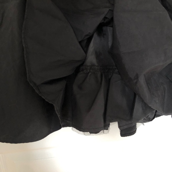 Strapless little black dress with tulle - Picture 2 of 3